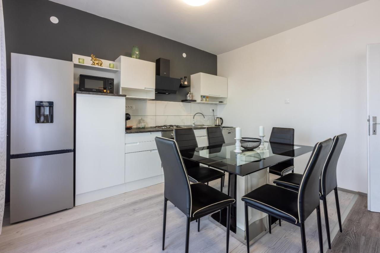 Apartman Dora Crikvenica Exterior foto